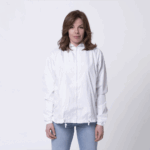 Белая ветровка