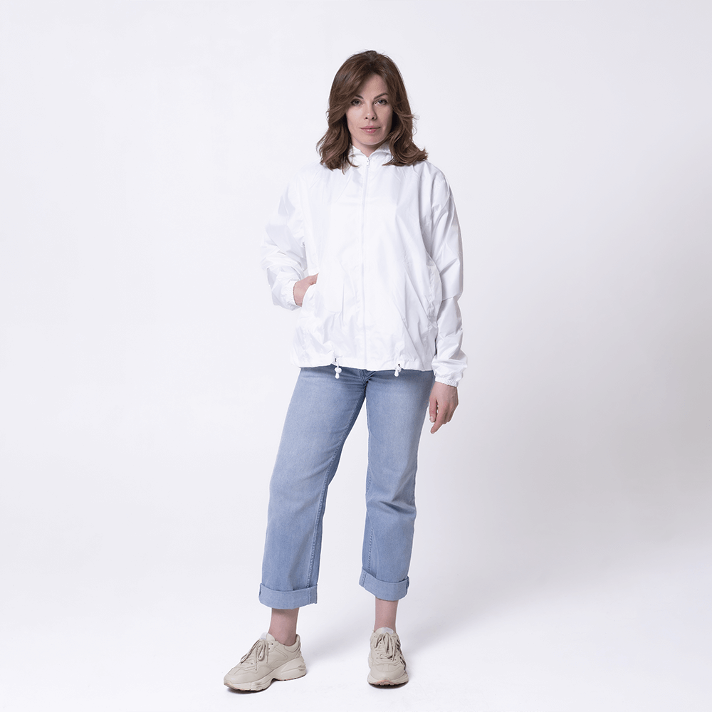 Белая ветровка