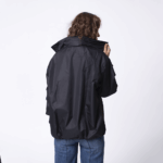 Черная ветровка
