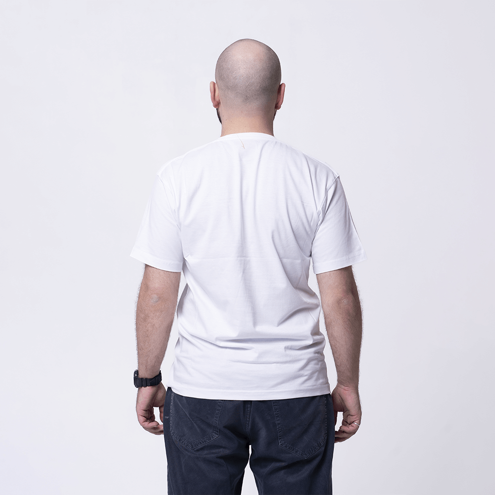 Белая мужская футболка
