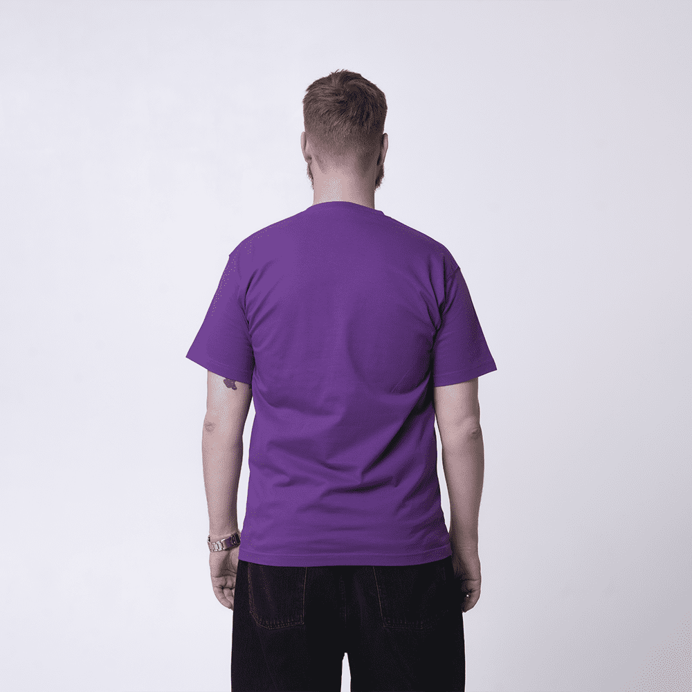 Фиолетовая футболка