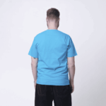 Голубая футболка
