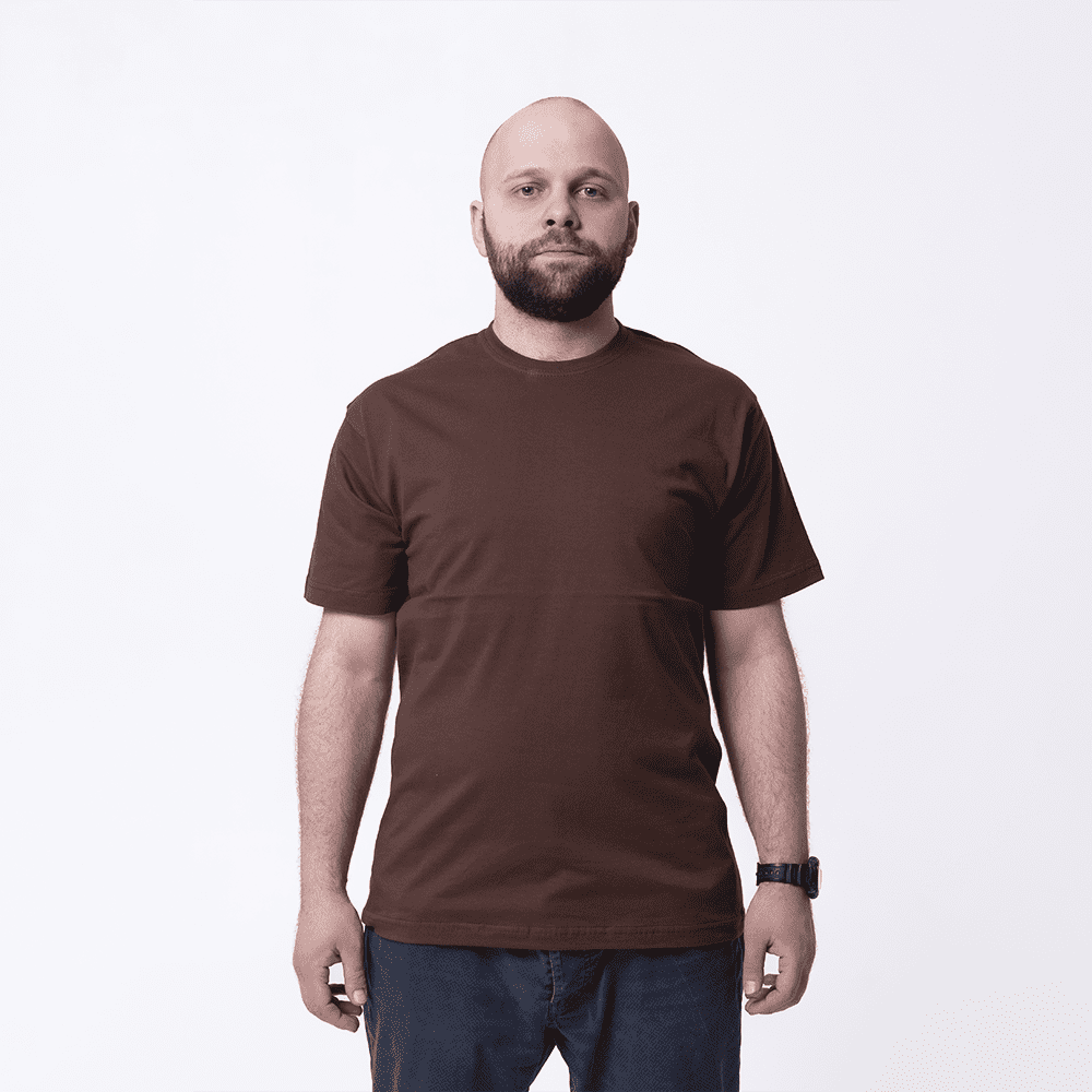 Коричневая футболка