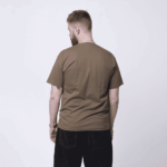 Оливковая футболка