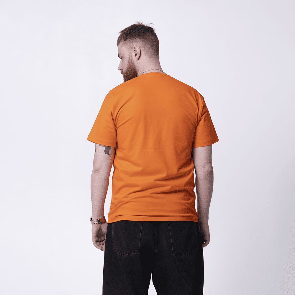 Оранжевая футболка