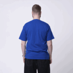 Синяя мужская футболка