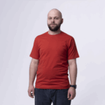 Красная футболка