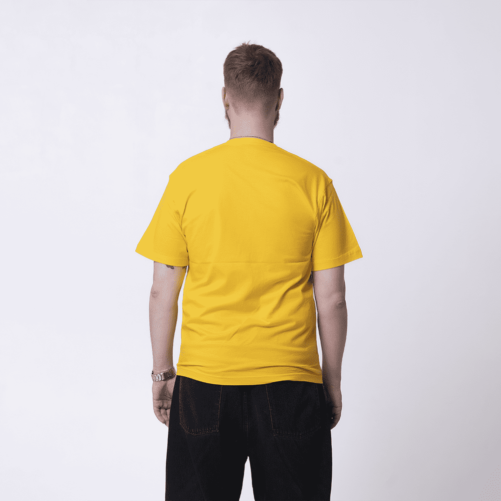 Светло желтая футболка