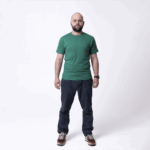 Зеленая мужская футболка