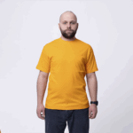 Желтая мужская футболка