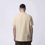 Бежевое мужское поло