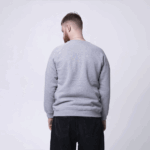 Серый свитшот с рукавом реглан