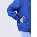 Синяя ветровка