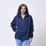 Темно-синяя ветровка