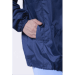 Темно-синяя ветровка