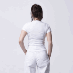 Белая женская футболка