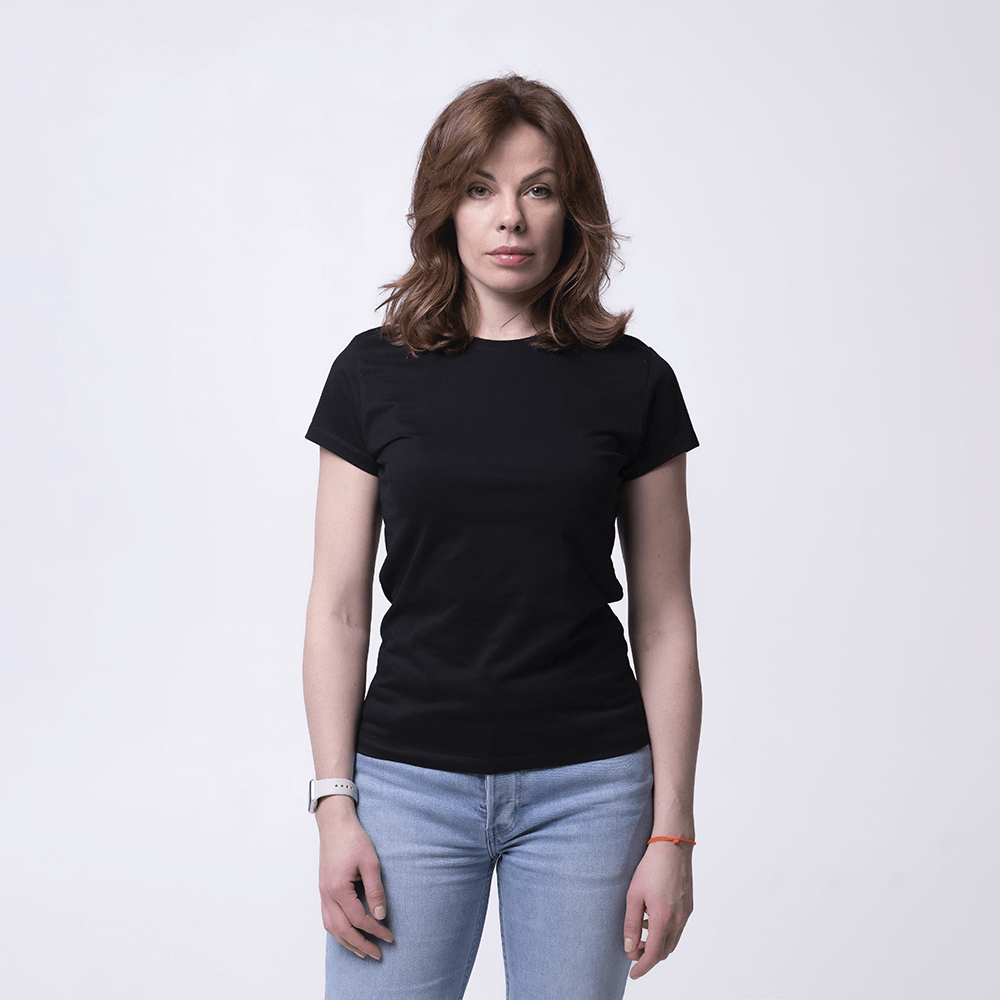 Черная женская футболка