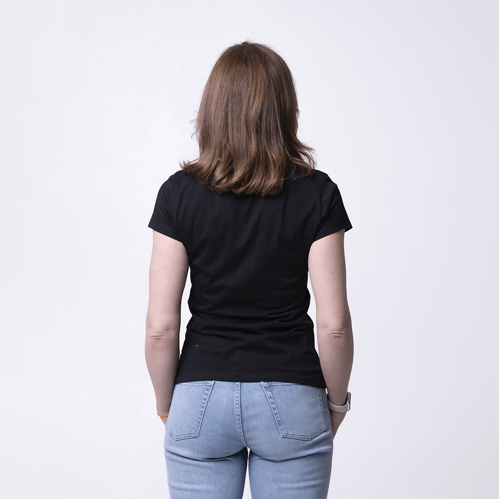 Черная женская футболка
