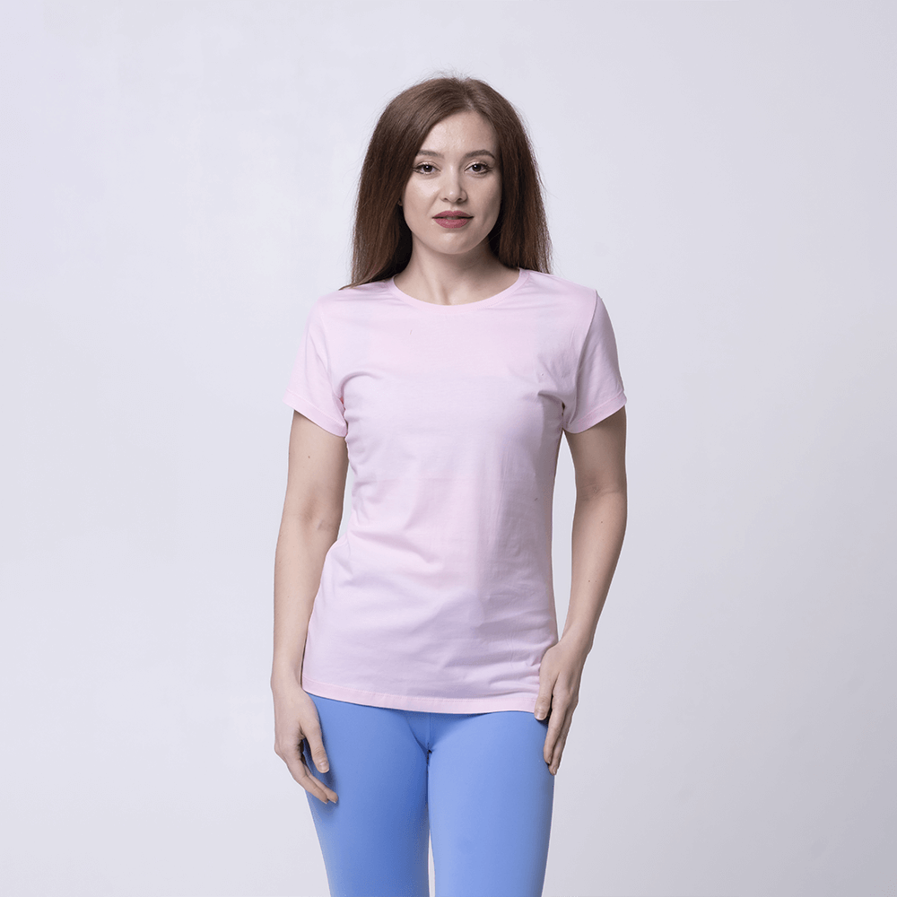 Розовая женская футболка