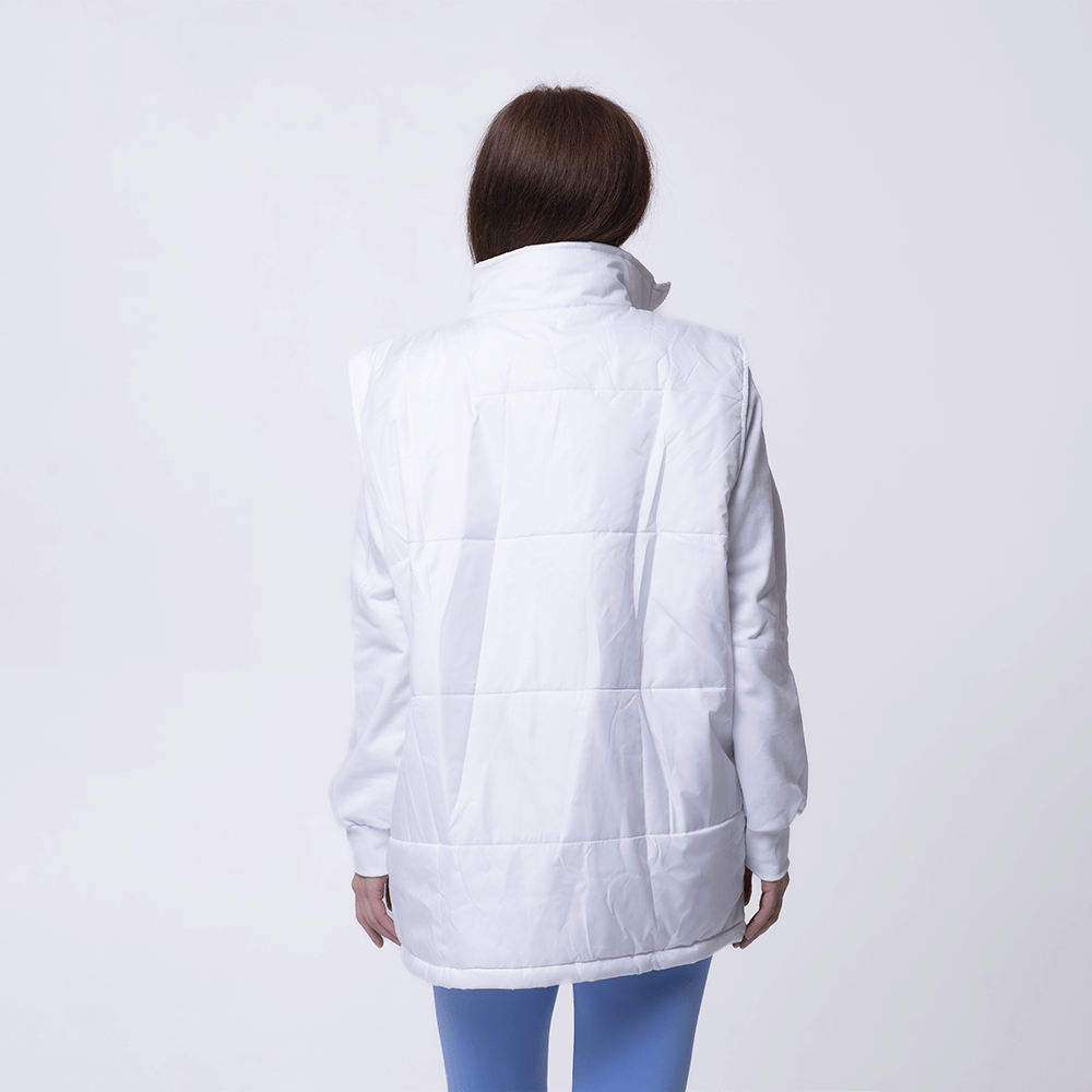 Белая жилетка