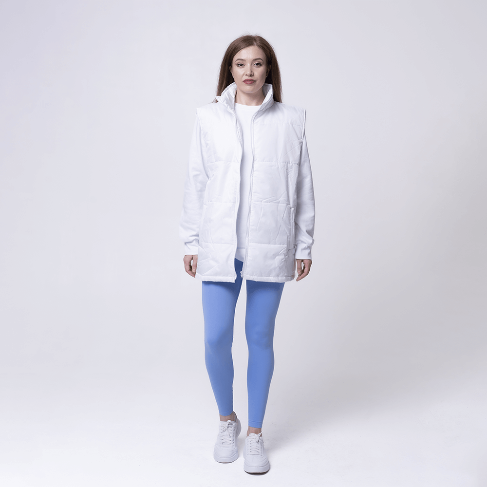 Белая жилетка