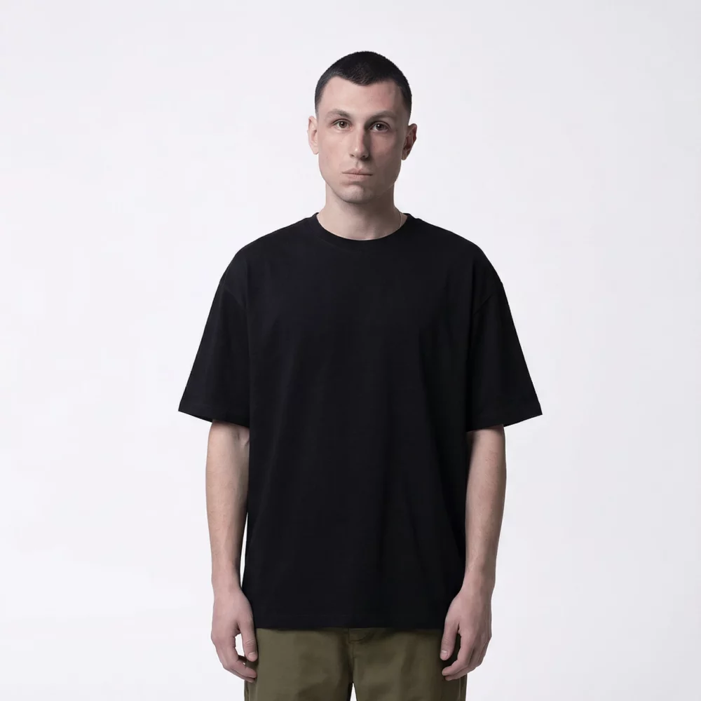 Черная оверсайз футболка