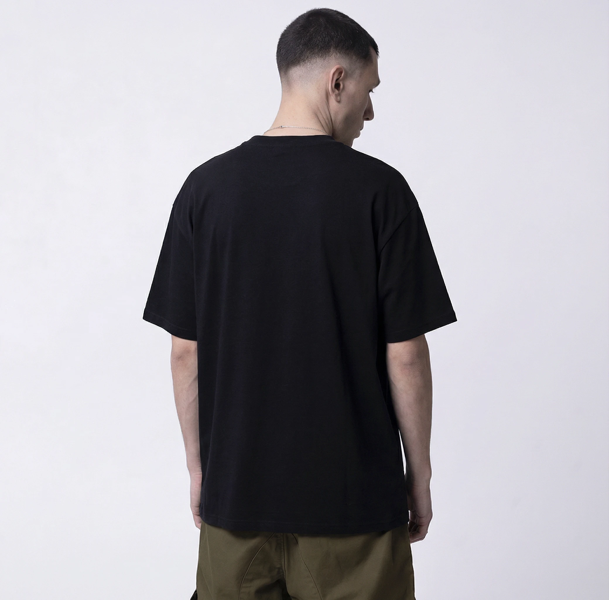 Черная оверсайз футболка